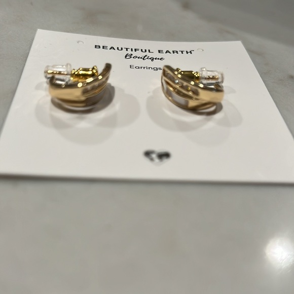 'Timeless Love' Pearl & Crystal Earrings - Picture 11 of 12